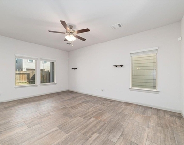 7966 Fijian Cypress Drive - Photo Thumbnail 5