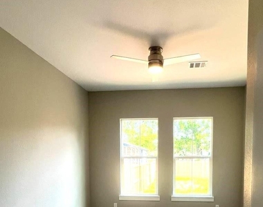 208 Indiana Street - Photo Thumbnail 16
