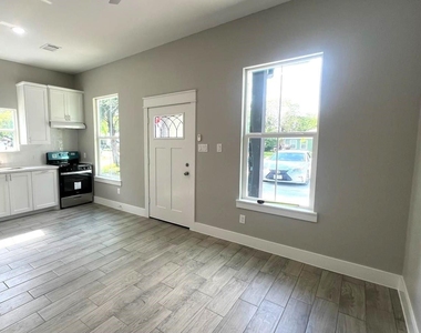 208 Indiana Street - Photo Thumbnail 7
