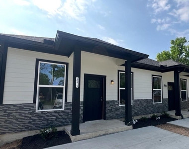 208 Indiana Street - Photo Thumbnail 2