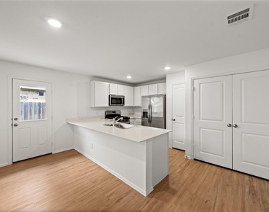557 Brook Terrance Lane - Photo Thumbnail 16
