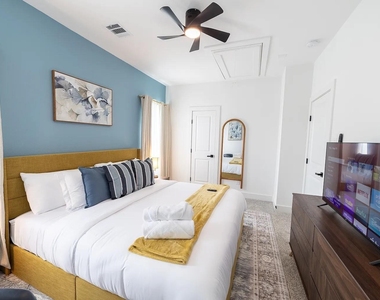6903 Saint Augustine Street - Photo Thumbnail 10