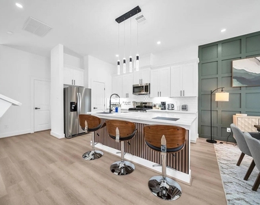 6903 Saint Augustine Street - Photo Thumbnail 7