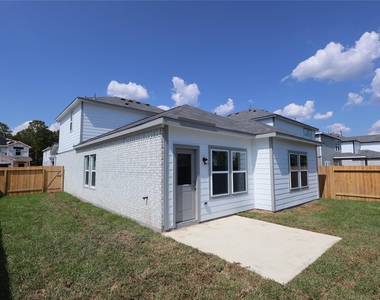 7851 Bergamot Circle - Photo Thumbnail 14