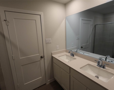 7851 Bergamot Circle - Photo Thumbnail 6