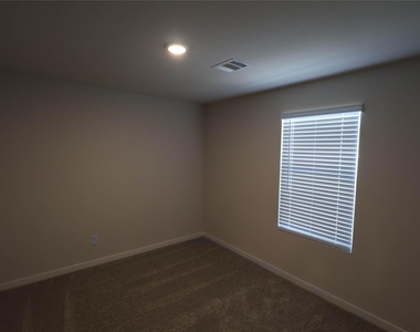 7851 Bergamot Circle - Photo Thumbnail 10