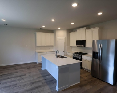 7851 Bergamot Circle - Photo Thumbnail 3