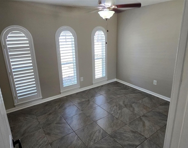 11507 Marrs Drive - Photo Thumbnail 13