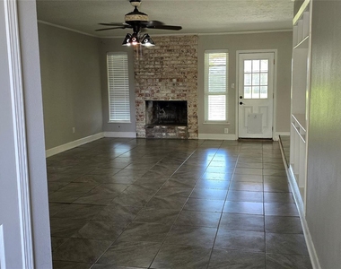 11507 Marrs Drive - Photo Thumbnail 4