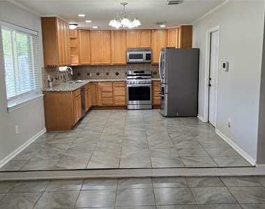 11507 Marrs Drive - Photo Thumbnail 10