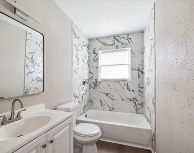613 Winding Way Street - Photo Thumbnail 8