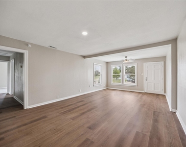 613 Winding Way Street - Photo Thumbnail 1
