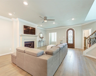 13622 Teal Bluff Lane - Photo Thumbnail 6