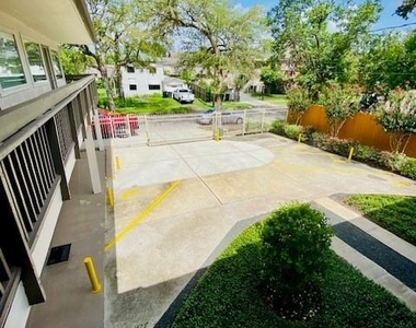 4701 Bell Street - Photo Thumbnail 15