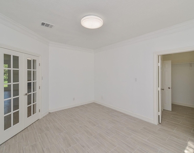 5519 Evening Shore Drive - Photo Thumbnail 10