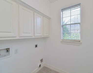 5519 Evening Shore Drive - Photo Thumbnail 12
