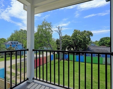 2402 Mann Street - Photo Thumbnail 9