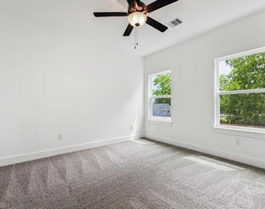 2402 Mann Street - Photo Thumbnail 14