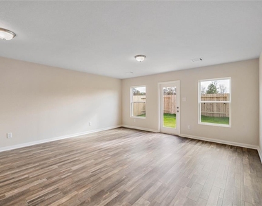 15528 Briar Forest Drive - Photo Thumbnail 13
