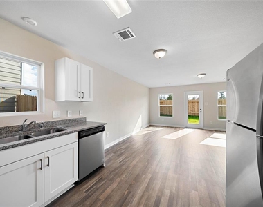 15528 Briar Forest Drive - Photo Thumbnail 8