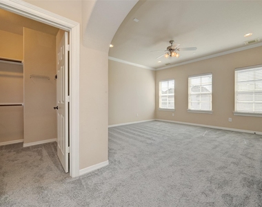 74 Shell Port Square - Photo Thumbnail 36