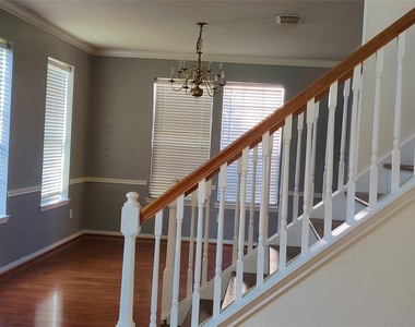 5110 Brett Drive - Photo Thumbnail 6
