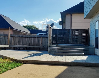 5110 Brett Drive - Photo Thumbnail 4