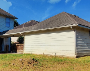5110 Brett Drive - Photo Thumbnail 3