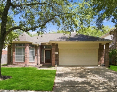 807 Fairpark Lane - Photo Thumbnail 1