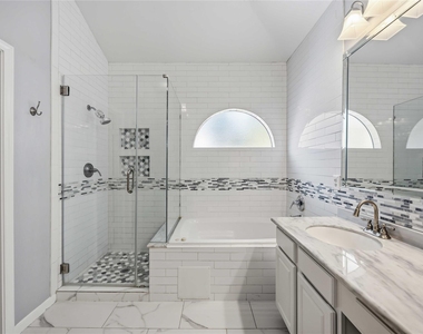 807 Fairpark Lane - Photo Thumbnail 22