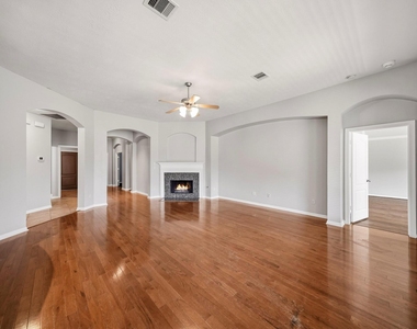 28211 Emerald Creek Lane - Photo Thumbnail 5