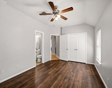 28211 Emerald Creek Lane - Photo Thumbnail 17
