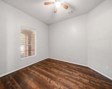 28211 Emerald Creek Lane - Photo Thumbnail 13