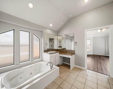 28211 Emerald Creek Lane - Photo Thumbnail 22