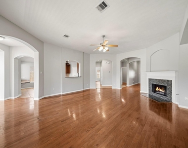 28211 Emerald Creek Lane - Photo Thumbnail 4