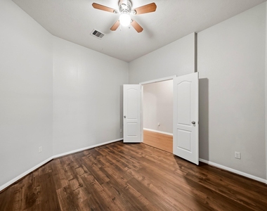 28211 Emerald Creek Lane - Photo Thumbnail 14