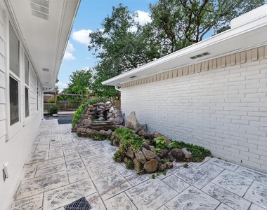 10335 Emnora Lane - Photo Thumbnail 35