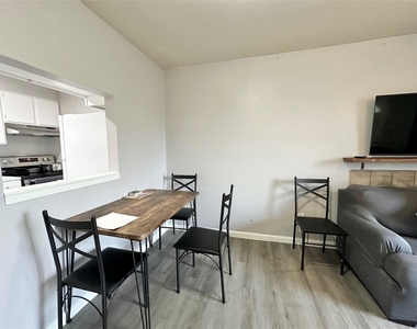4111 Lark Lane - Photo Thumbnail 4