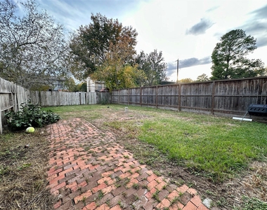 4111 Lark Lane - Photo Thumbnail 15