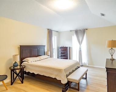 18310 Spellbrook Drive - Photo Thumbnail 11