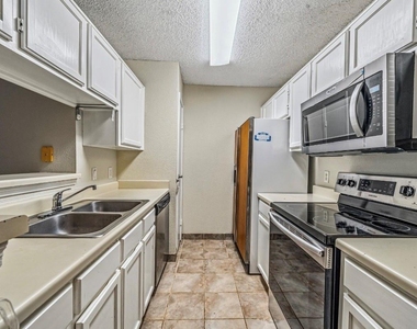 3770 Lovers Wood Lane - Photo Thumbnail 14