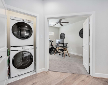108 Knightsbridge Park Lane - Photo Thumbnail 16
