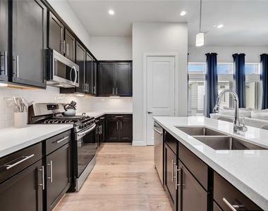 108 Knightsbridge Park Lane - Photo Thumbnail 7