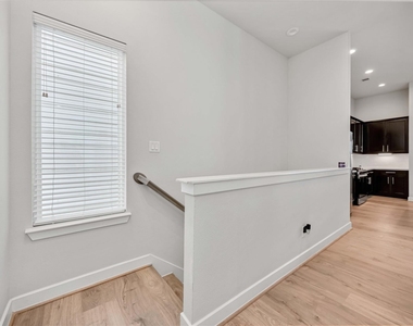 108 Knightsbridge Park Lane - Photo Thumbnail 9
