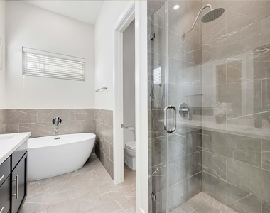 108 Knightsbridge Park Lane - Photo Thumbnail 12