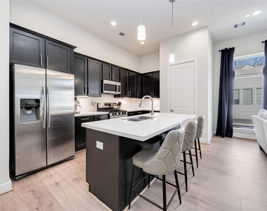 108 Knightsbridge Park Lane - Photo Thumbnail 8