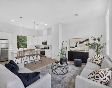 835 Rachel Street - Photo Thumbnail 1