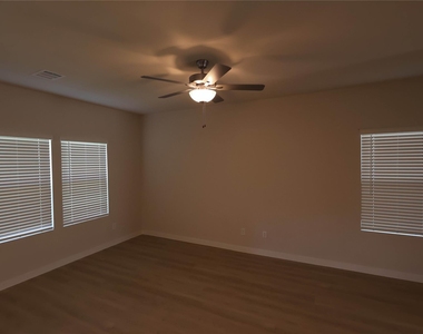 7739 Bergamot Circle - Photo Thumbnail 6