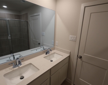 7739 Bergamot Circle - Photo Thumbnail 8
