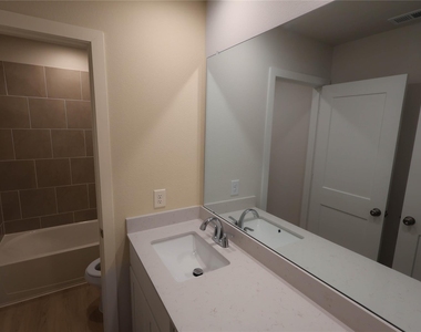 7739 Bergamot Circle - Photo Thumbnail 11
